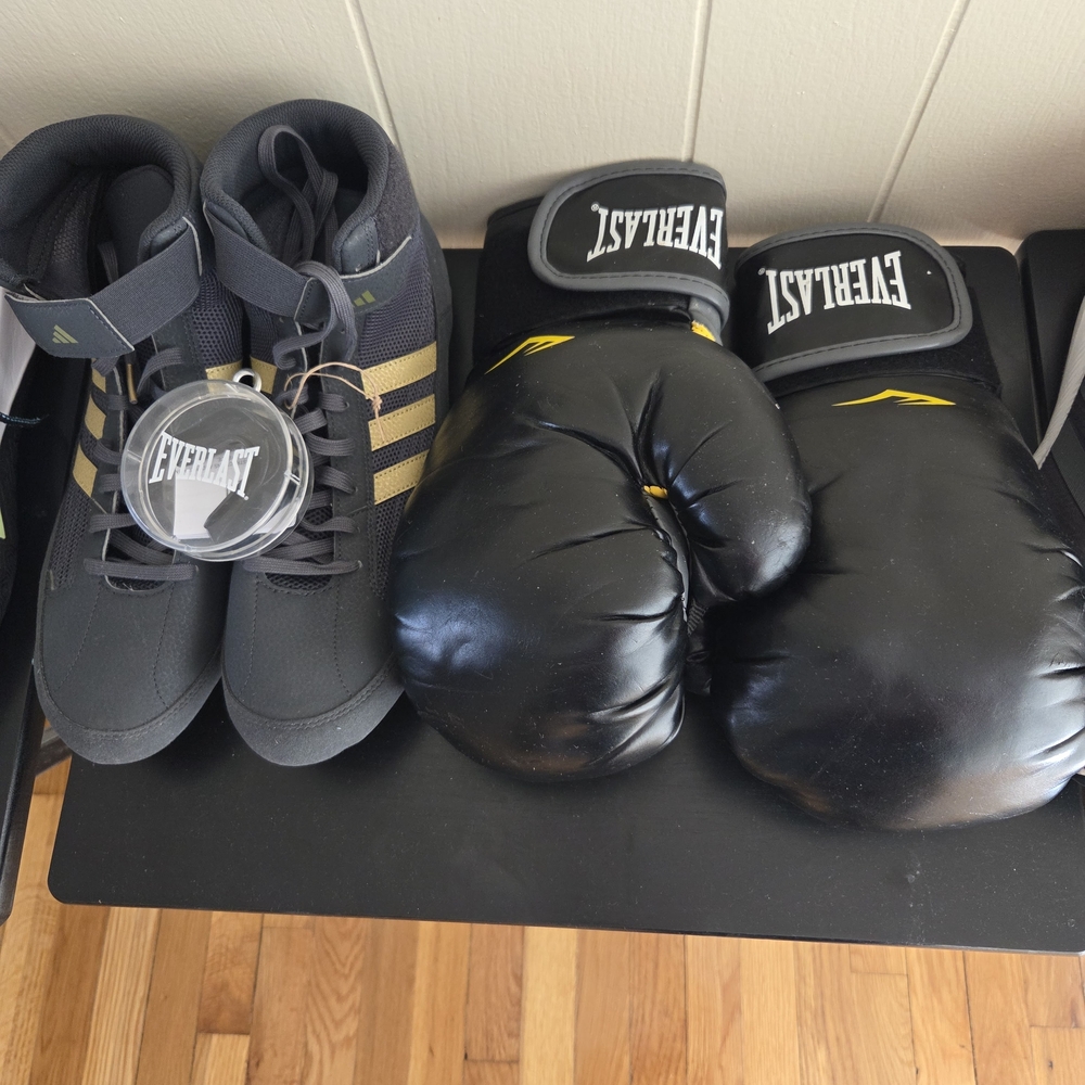 Everlast Black Boxing Gloves and Shoes Set